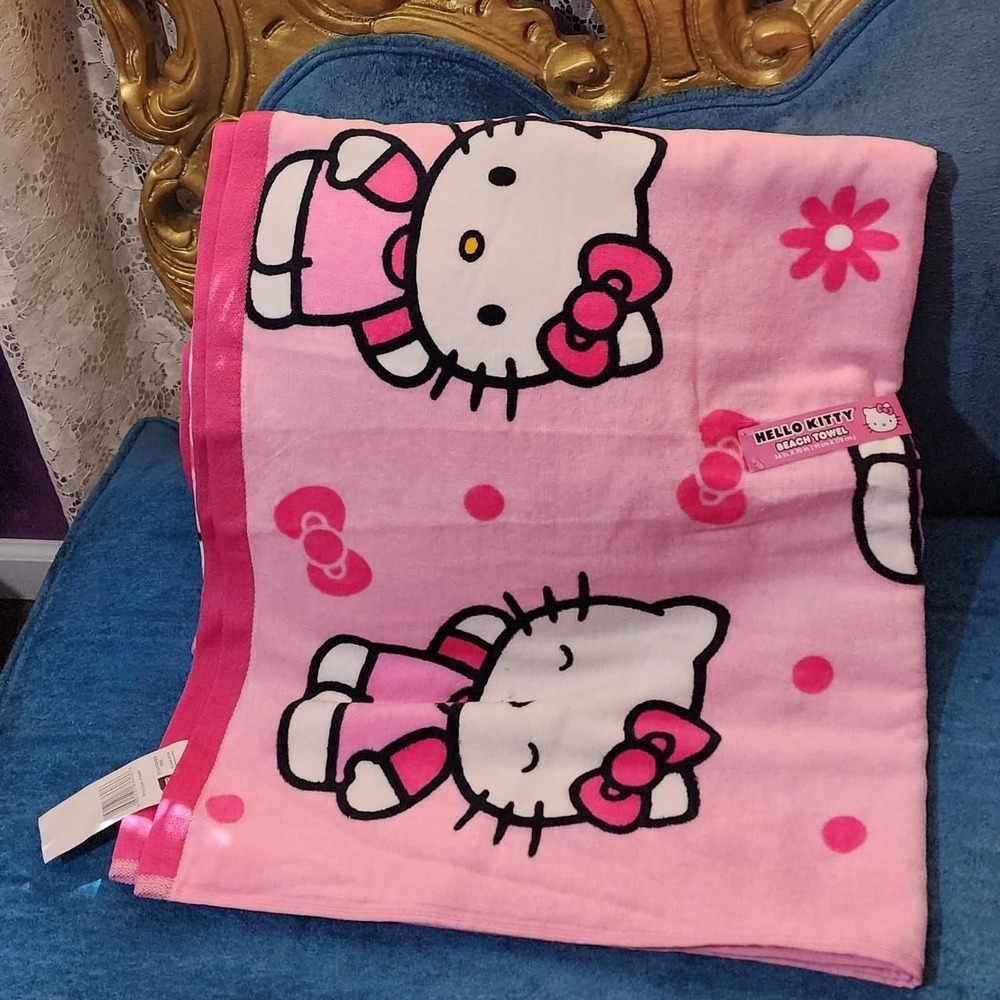Hello Kitty Bows & Flowers Pink Beach Towel